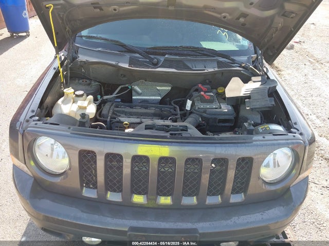 1C4NJPBA2FD386696 Jeep 2015