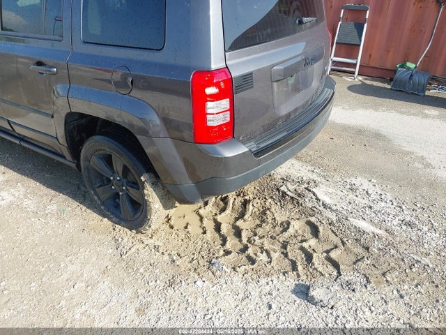 1C4NJPBA2FD386696 Jeep 2015