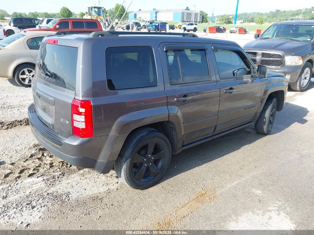 1C4NJPBA2FD386696 Jeep 2015