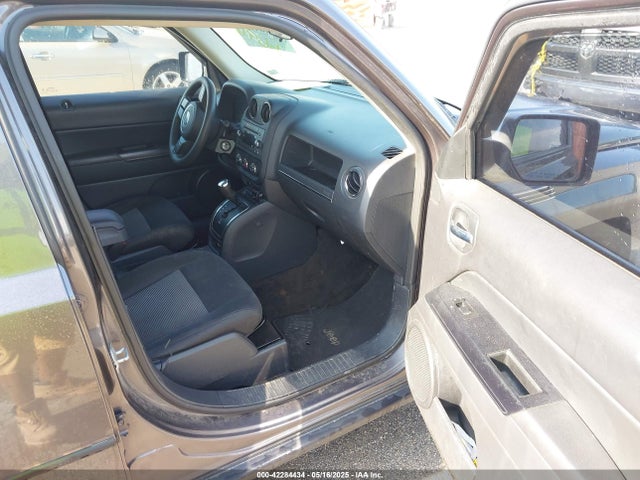 1C4NJPBA2FD386696 Jeep 2015