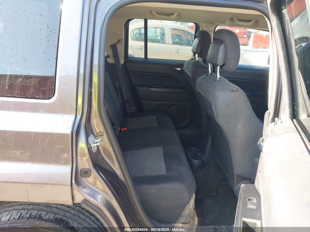 1C4NJPBA2FD386696 Jeep 2015
