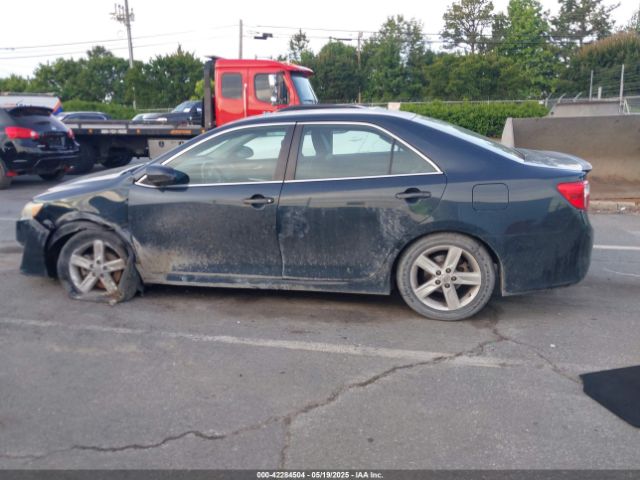 4T1BF1FK1EU820394 Toyota CAMRY SE