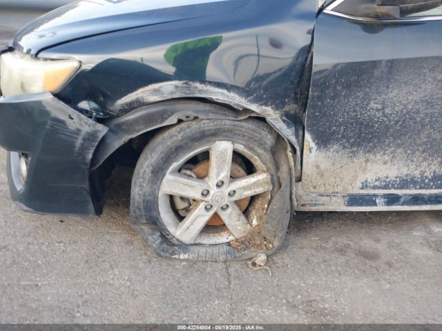 4T1BF1FK1EU820394 Toyota CAMRY SE