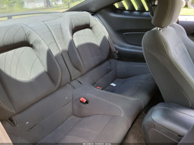 1FA6P8CF9J5105490 Ford Mustang