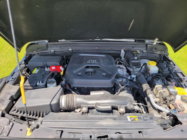 1C4HJXENXJW251085 Jeep WRANGLER UNLIMITED