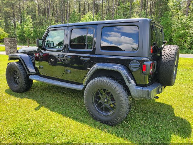 1C4HJXENXJW251085 Jeep WRANGLER UNLIMITED