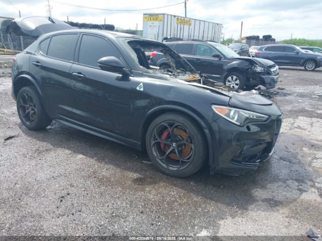 Alfa Romeo Stelvio 2018 ZASFAKEV6J7C22226 main image