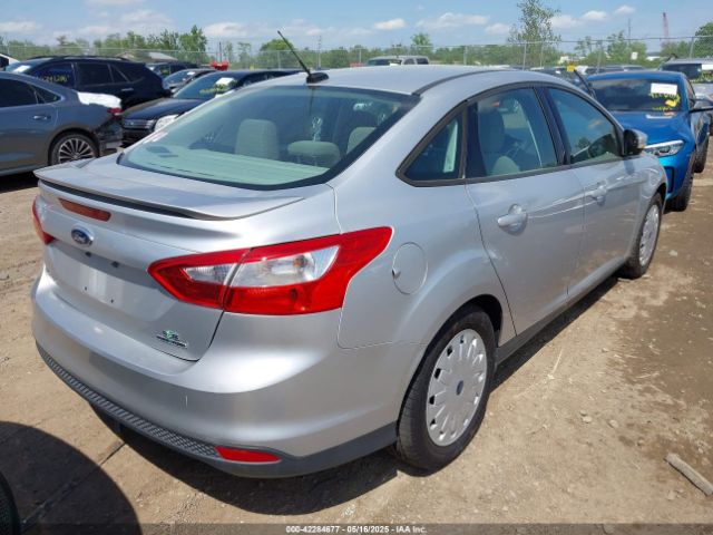 1FADP3F21EL394062 Ford FOCUS SE