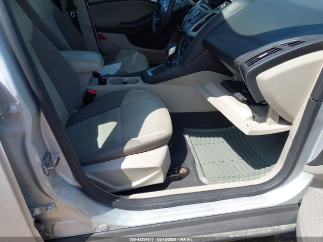 1FADP3F21EL394062 Ford FOCUS SE