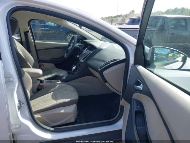 1FADP3F2XEL366700 Ford FOCUS SE