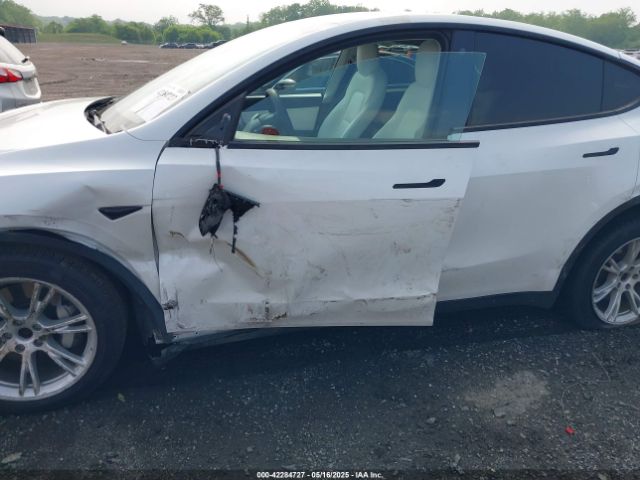 2022 TESLA MODEL Y 7SAYGDEE1NF354678 Photo 5