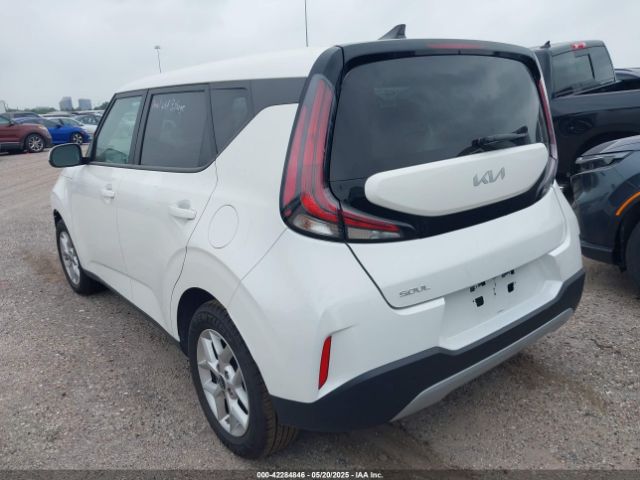 KNDJ23AU1P7880418 KIA SOUL LX