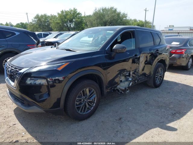 5N1BT3AAXPC889130 Nissan Rogue S Fwd