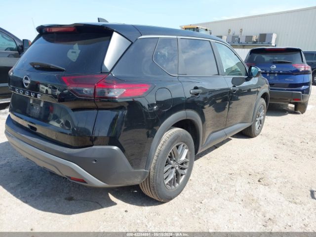 5N1BT3AAXPC889130 Nissan Rogue S Fwd