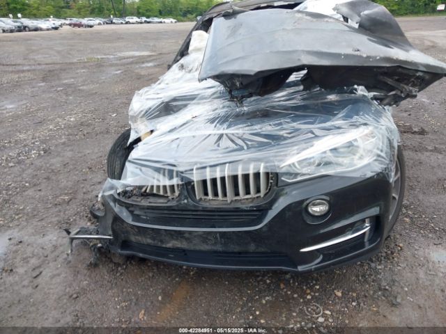2018 BMW X5 5UXKR6C56J0U15798 Photo 5