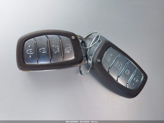 KMHC75LCXLU215373 Hyundai Ioniq Hybrid Se