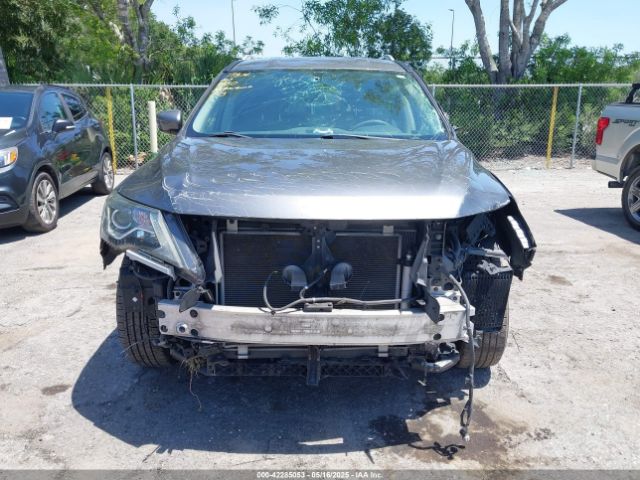 5N1DR2MN2KC595357 Nissan Pathfinder Sv
