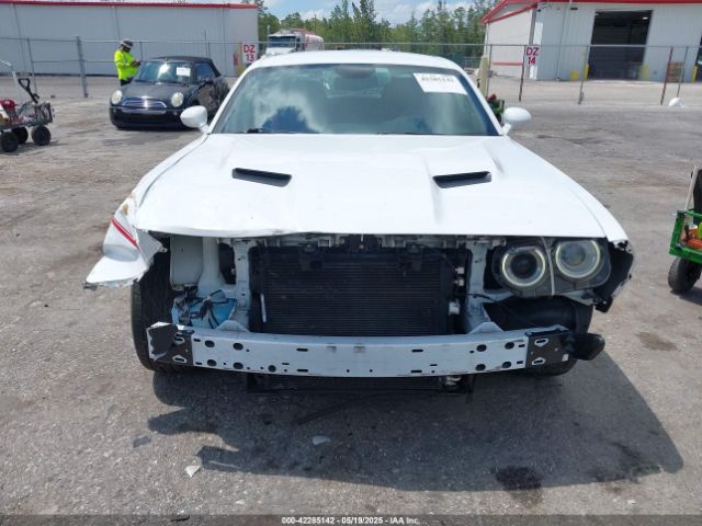 2C3CDZAG4HH572900 Dodge Challenger Sxt Plus