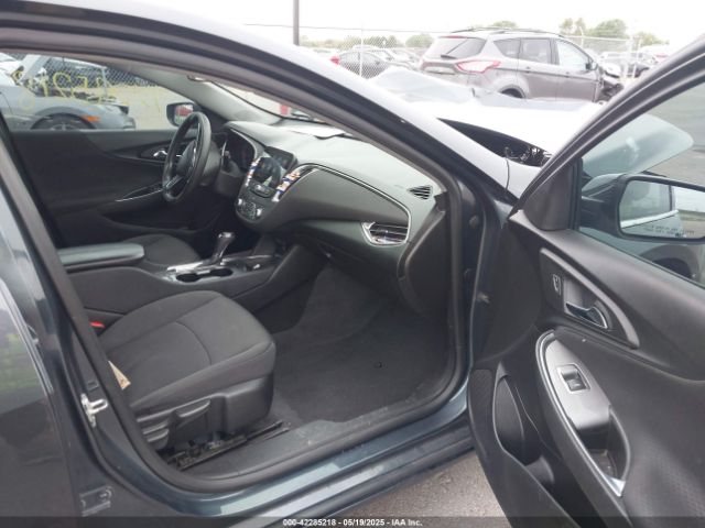 2019 CHEVROLET MALIBU 1G1ZD5STXKF136256 Photo 4