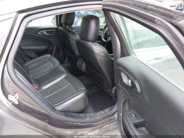 1C3CCCEG4FN512713 Chrysler 200 C