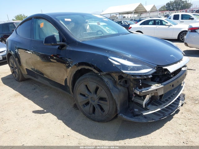 2024 TESLA MODEL Y 7SAYGAEE7RF122946 Photo 0