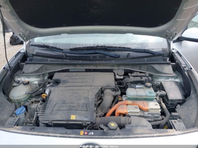 KNDCB3LC3K5282557 KIA NIRO LX