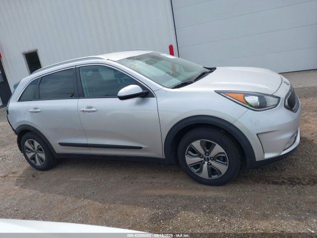 KNDCB3LC3K5282557 KIA NIRO LX