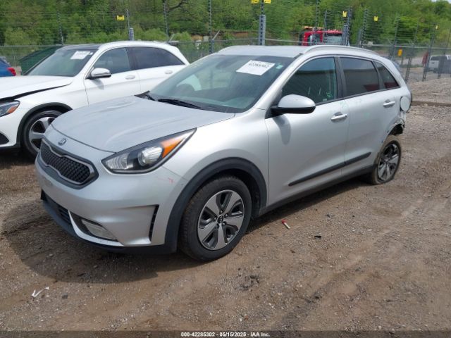 KNDCB3LC3K5282557 KIA NIRO LX