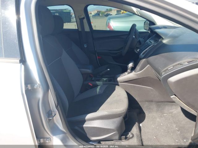 1FADP3K28EL185570 Ford FOCUS SE