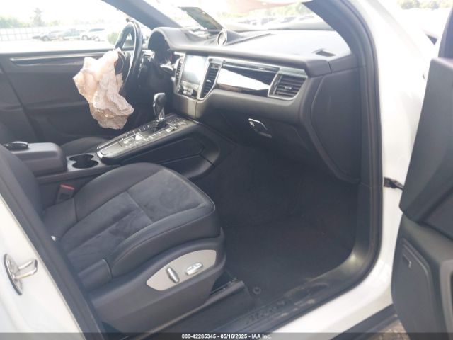 2018 PORSCHE MACAN WP1AA2A54JLB22639 Photo 4
