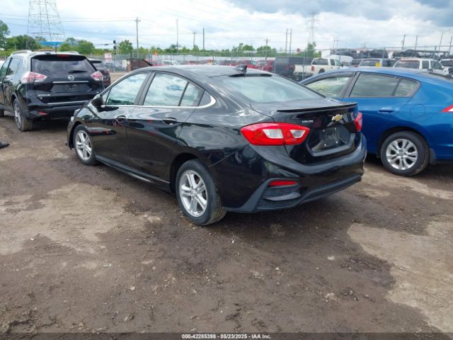 2017 CHEVROLET CRUZE 1G1BE5SM6H7157485 Photo 2