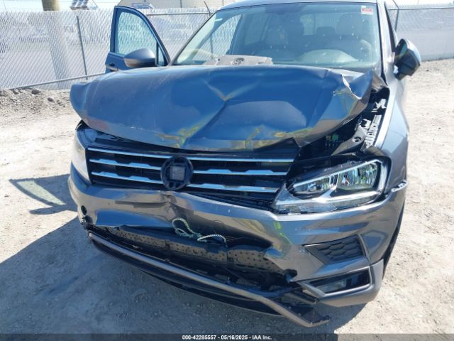 3VV3B7AXXJM205725 Volkswagen Tiguan 2.0t Se/2.0t Sel