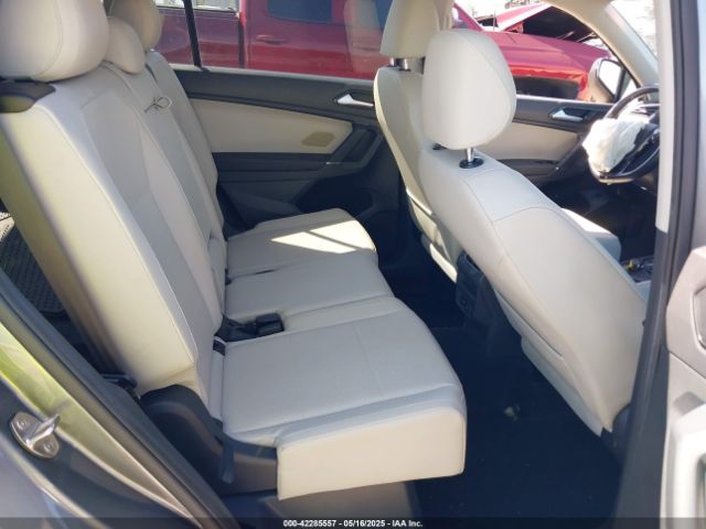 3VV3B7AXXJM205725 Volkswagen Tiguan 2.0t Se/2.0t Sel
