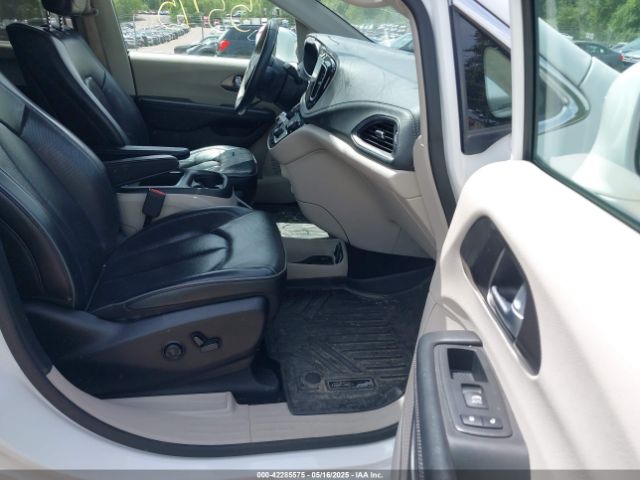 2018 CHRYSLER PACIFICA 2C4RC1GG1JR251849 Photo 4
