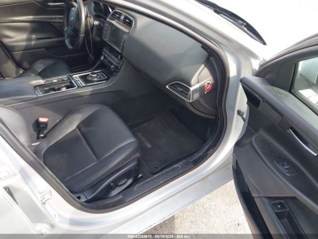 2018 JAGUAR XE SAJAD4FX7JCP34771 Photo 4