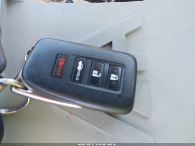 JTHBW1GG6E2045230 Lexus ES 300H
