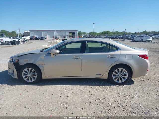JTHBW1GG6E2045230 Lexus ES 300H