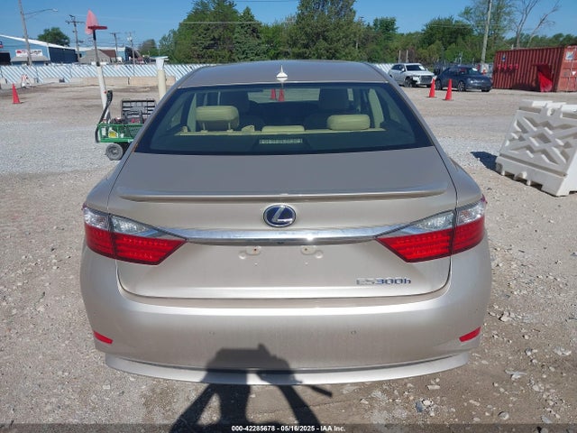 JTHBW1GG6E2045230 Lexus ES 300H