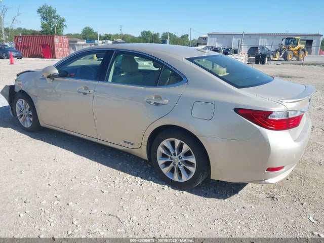JTHBW1GG6E2045230 Lexus ES 300H
