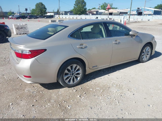 JTHBW1GG6E2045230 Lexus ES 300H