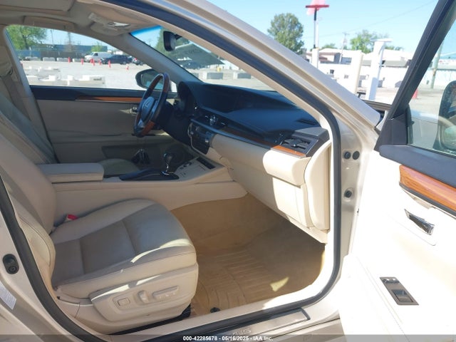 JTHBW1GG6E2045230 Lexus ES 300H