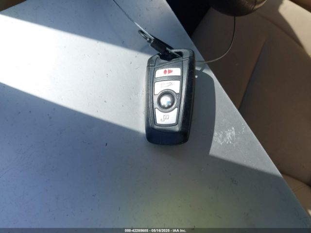 WBA8A9C52JK622825 BMW 320i