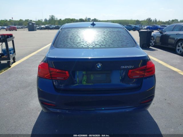 WBA8A9C52JK622825 BMW 320i