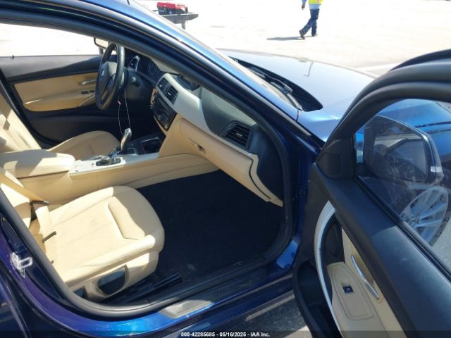 WBA8A9C52JK622825 BMW 320i