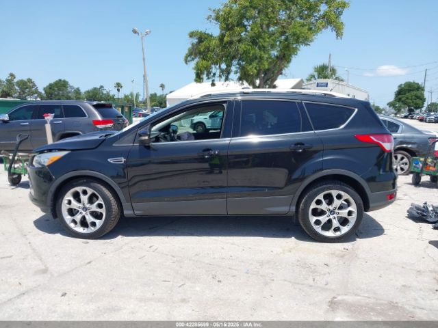 1FMCU9JXXEUA52622 Ford Escape Titanium