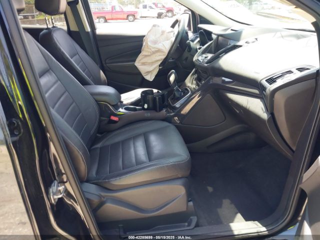 1FMCU9JXXEUA52622 Ford Escape Titanium