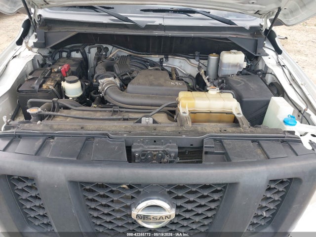 1N6BF0KM1HN808229 Nissan Nv Cargo Nv1500 Sv V6
