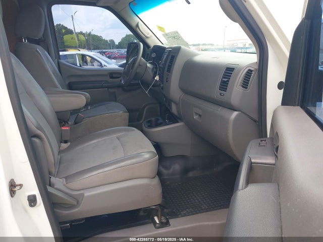 1N6BF0KM1HN808229 Nissan Nv Cargo Nv1500 Sv V6