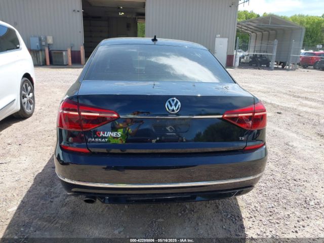 1VWDT7A39HC066015 Volkswagen Passat 1.8t R-line