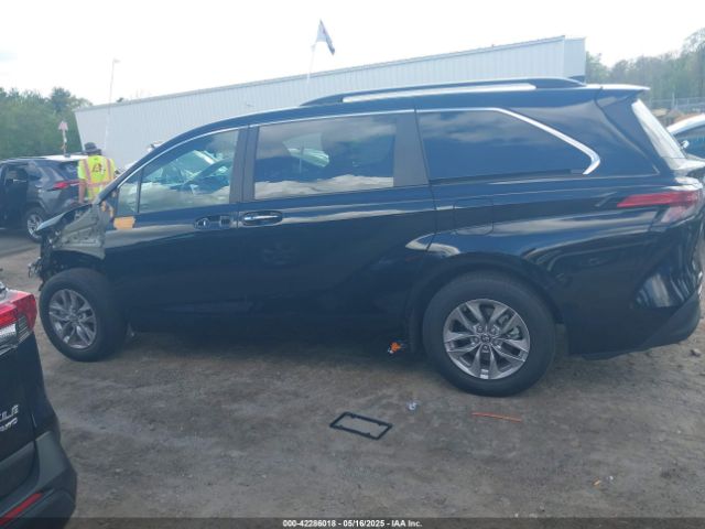 5TDYSKFC2NS042734 Toyota SIENNA XLE